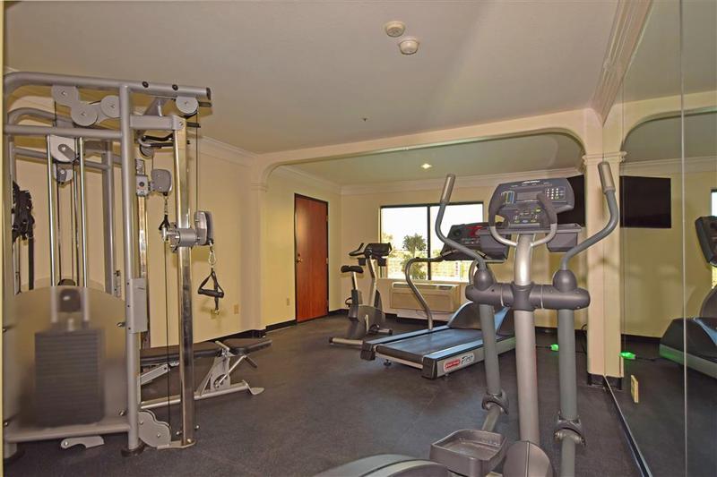 Best Western Plus Suites Hotel - Los Angeles Lax Airport イングルウッド エクステリア 写真