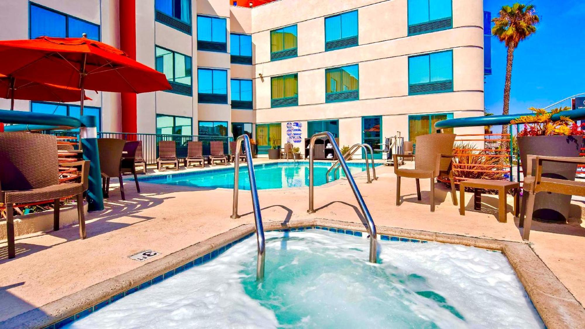 Best Western Plus Suites Hotel - Los Angeles Lax Airport イングルウッド エクステリア 写真
