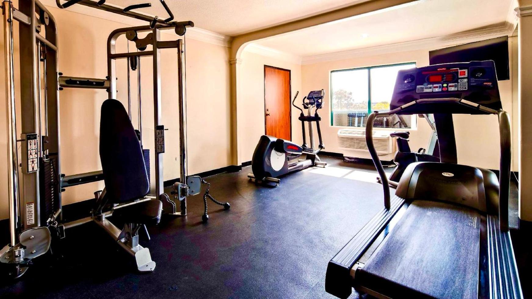 Best Western Plus Suites Hotel - Los Angeles Lax Airport イングルウッド エクステリア 写真