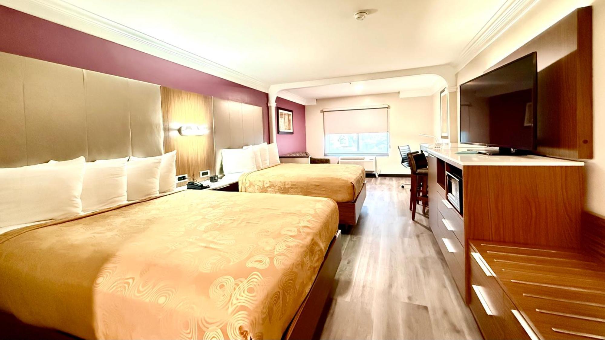 Best Western Plus Suites Hotel - Los Angeles Lax Airport イングルウッド エクステリア 写真