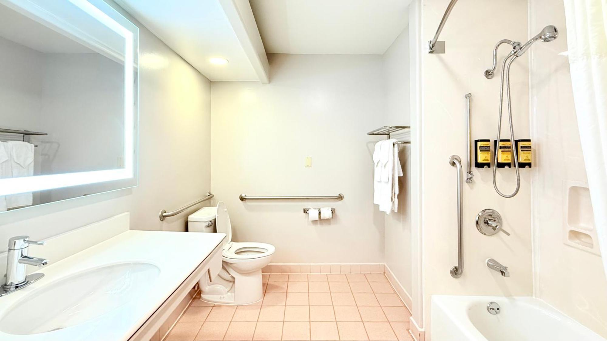 Best Western Plus Suites Hotel - Los Angeles Lax Airport イングルウッド エクステリア 写真