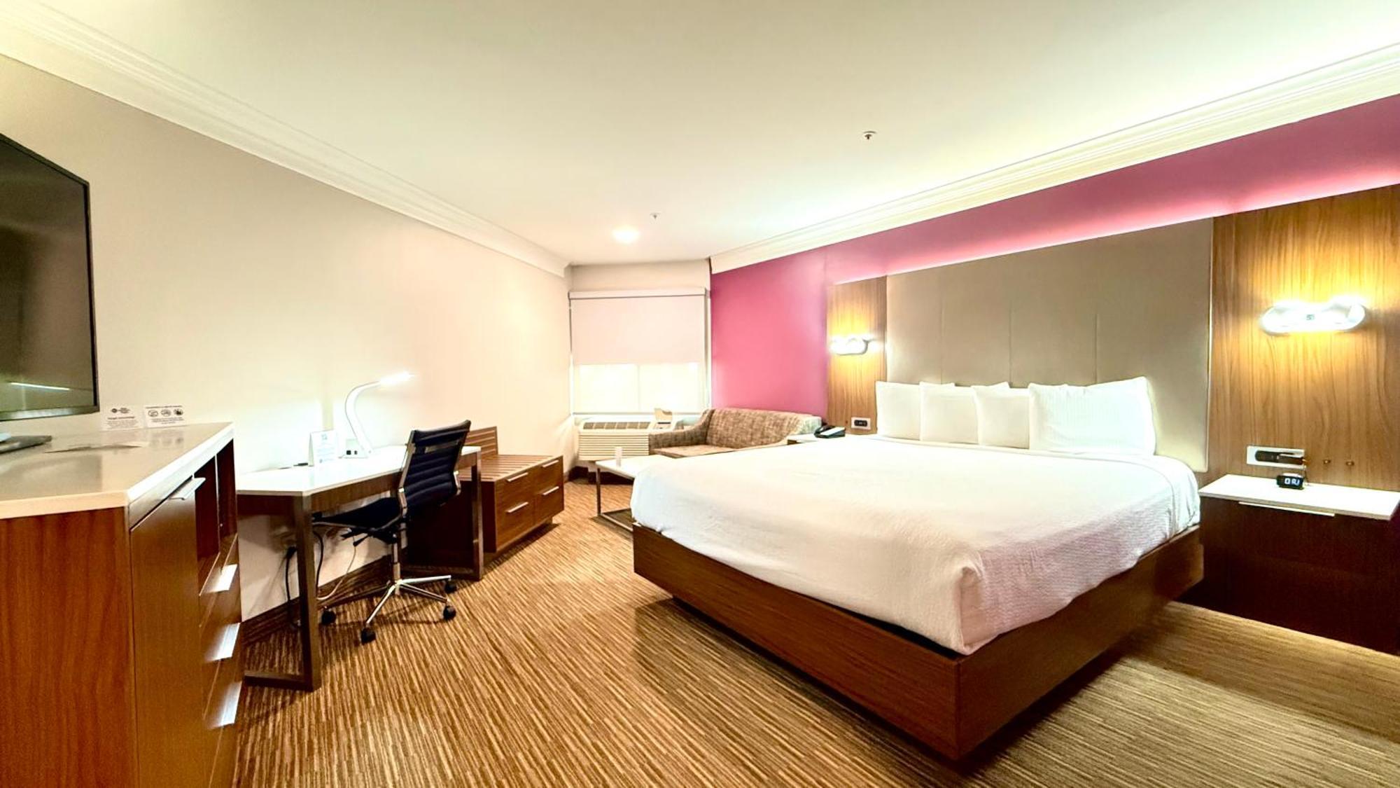 Best Western Plus Suites Hotel - Los Angeles Lax Airport イングルウッド エクステリア 写真