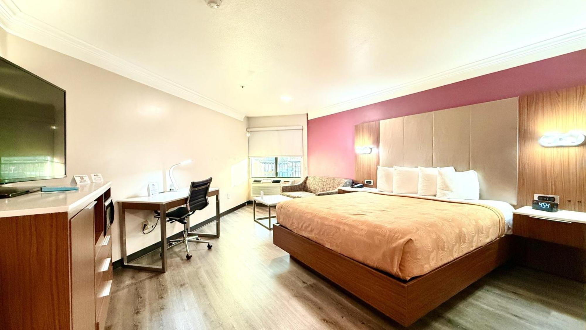 Best Western Plus Suites Hotel - Los Angeles Lax Airport イングルウッド エクステリア 写真