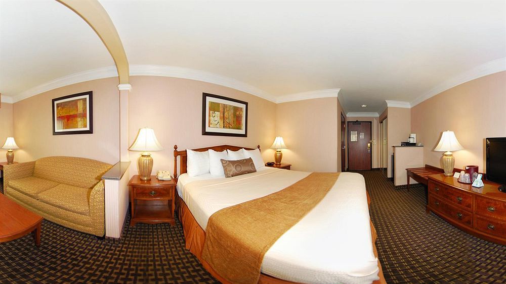 Best Western Plus Suites Hotel - Los Angeles Lax Airport イングルウッド エクステリア 写真