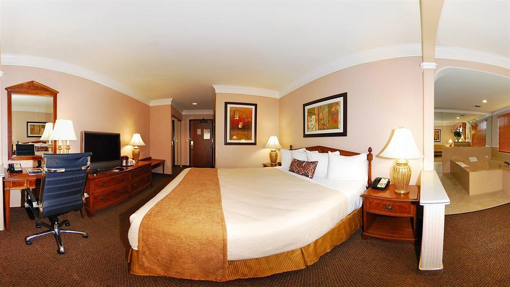 Best Western Plus Suites Hotel - Los Angeles Lax Airport イングルウッド エクステリア 写真