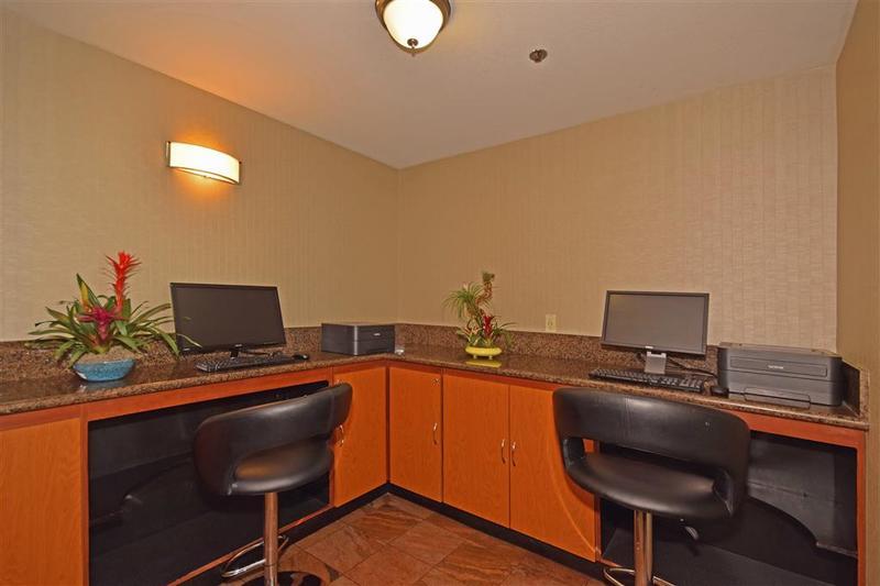 Best Western Plus Suites Hotel - Los Angeles Lax Airport イングルウッド エクステリア 写真