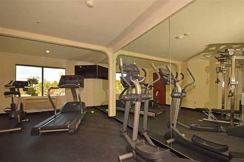 Best Western Plus Suites Hotel - Los Angeles Lax Airport イングルウッド エクステリア 写真