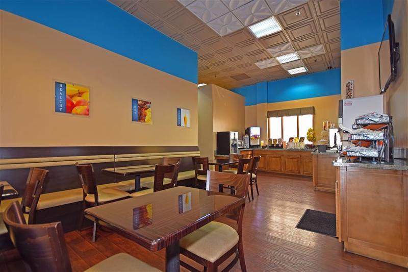 Best Western Plus Suites Hotel - Los Angeles Lax Airport イングルウッド エクステリア 写真