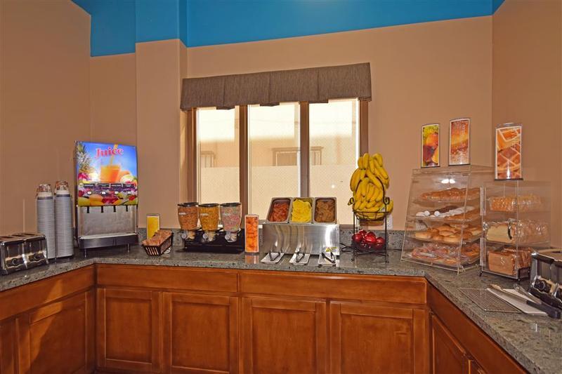 Best Western Plus Suites Hotel - Los Angeles Lax Airport イングルウッド エクステリア 写真